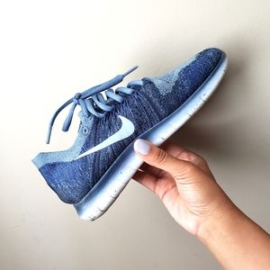 NIKE RUNNING SHOES .